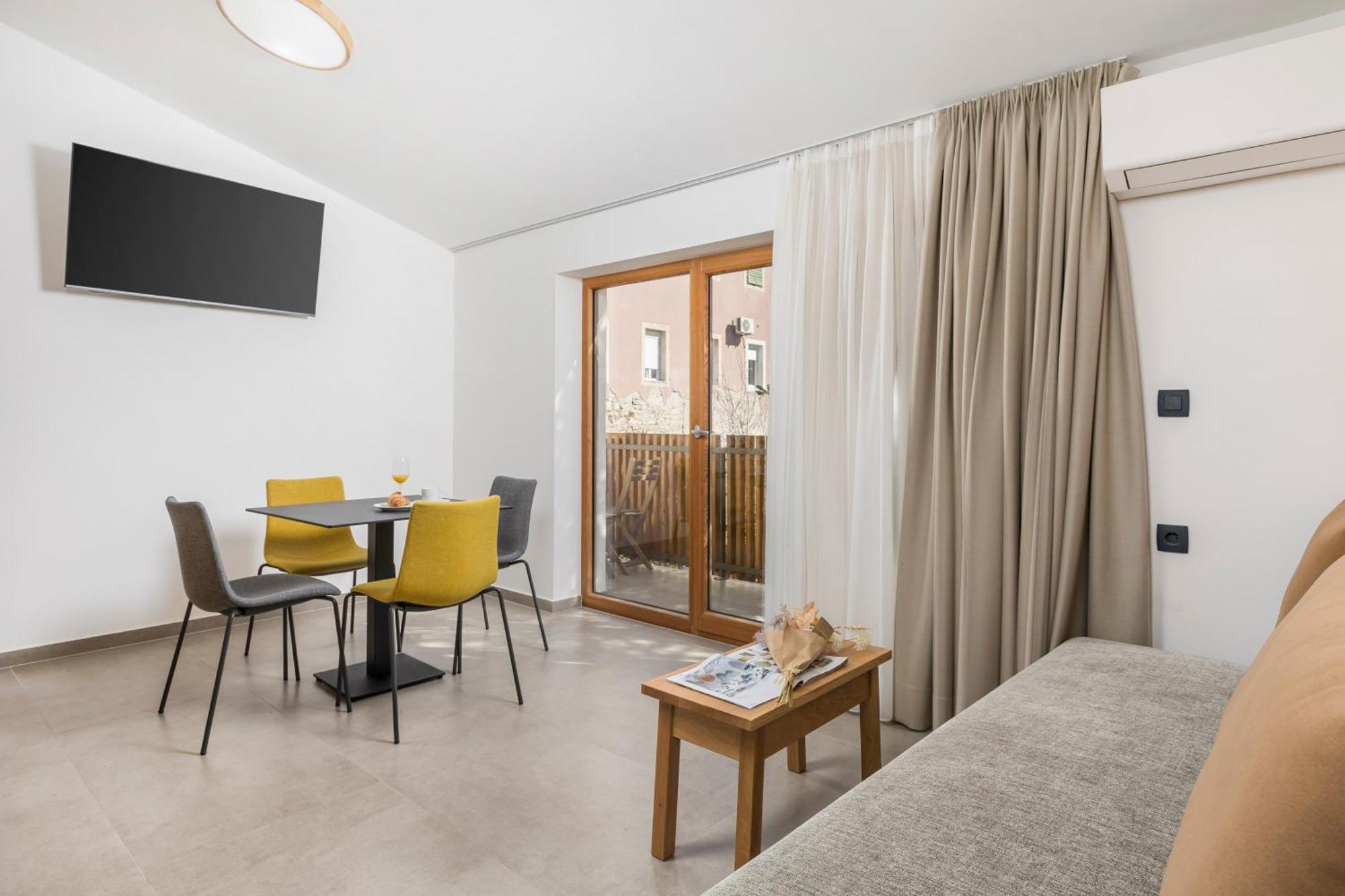 Pula Residence Rooms And Apartments Old City Center Kültér fotó
