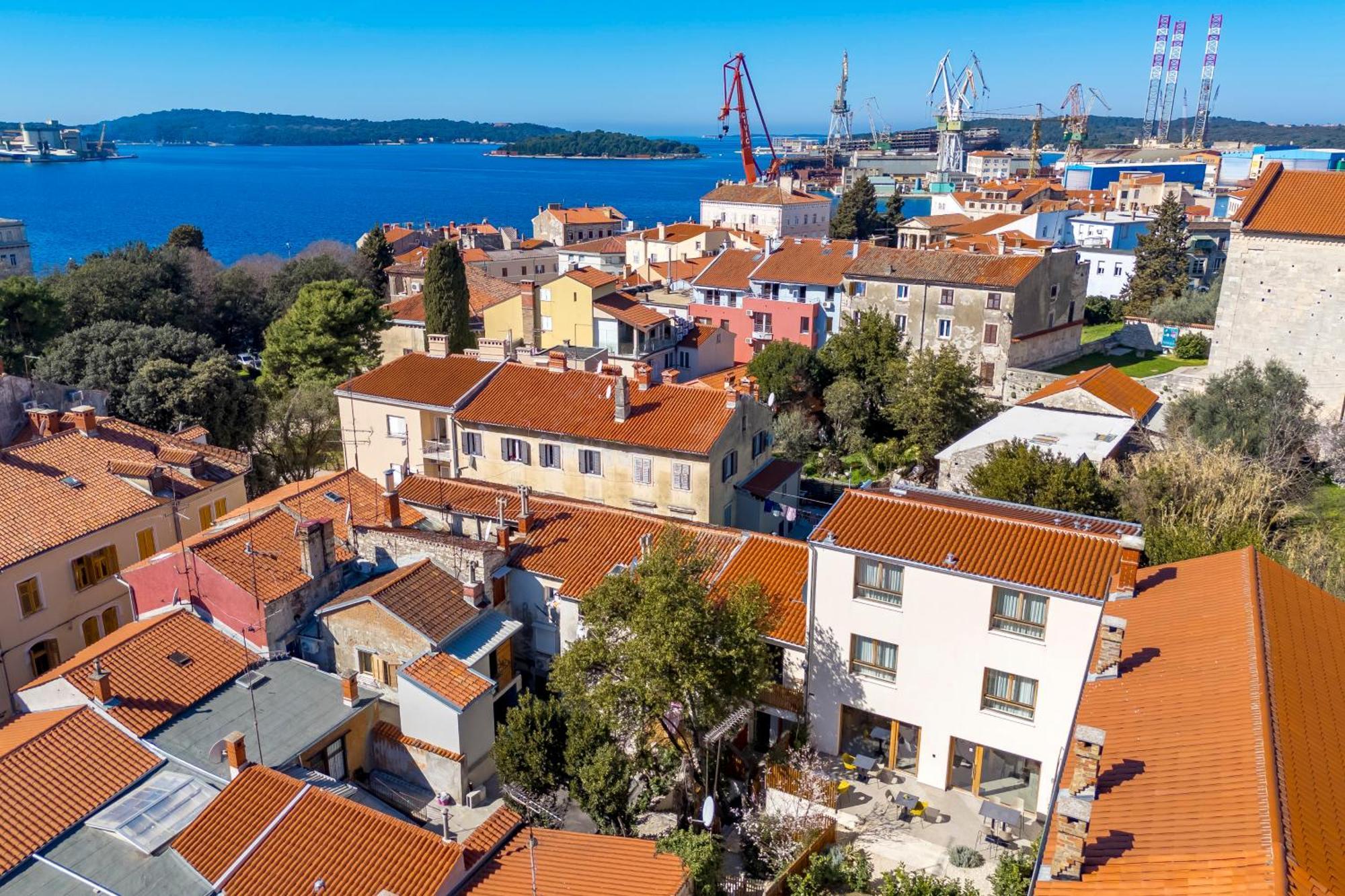 Pula Residence Rooms And Apartments Old City Center Kültér fotó
